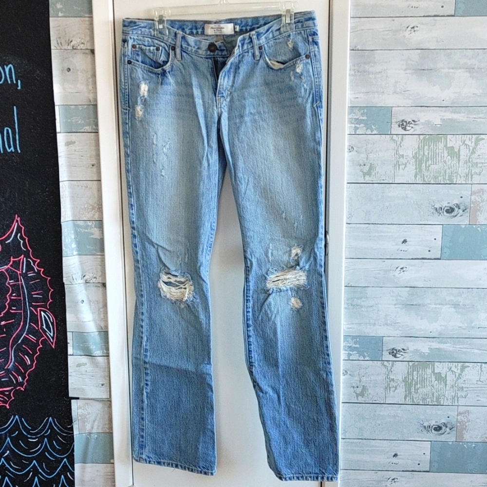 Y2K Abercrombie and Fitch 6R Emma Light Wash Distressed Denim